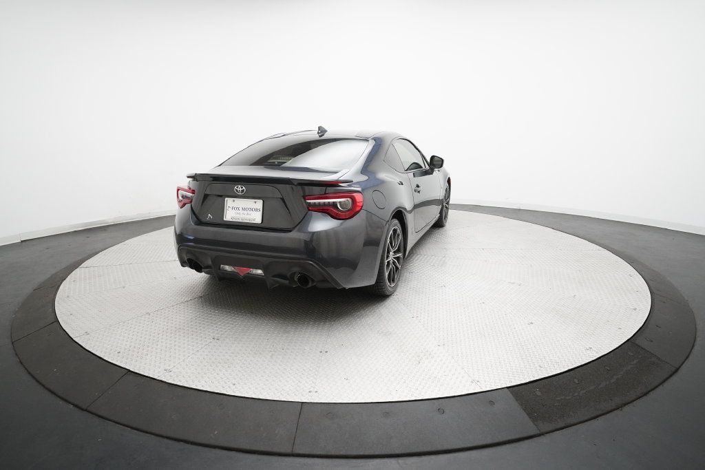 Used 2017 Toyota 86 RWD image 13
