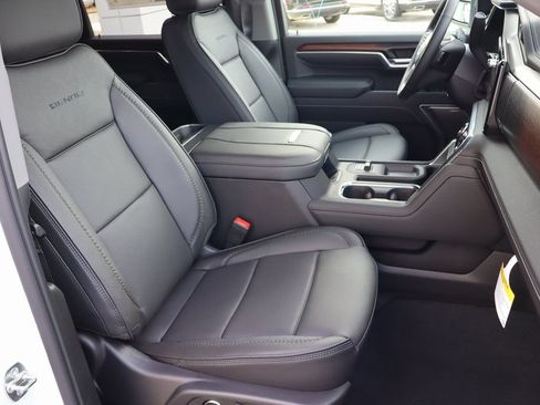 New 2026 GMC Sierra 2500 Denali w/ Denali Reserve Package AWD/4WD image 27