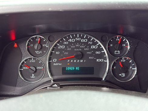 Used 2024 Chevrolet Express 2500 w/ Driver Convenience Package RWD image 16