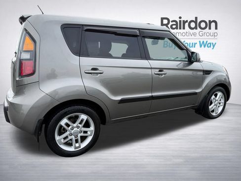 Used 2011 Kia Soul + w/ Audio Pkg FWD image 7