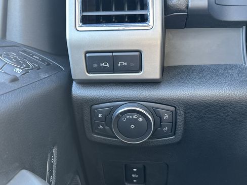 Used 2018 Ford F250 Lariat image 23