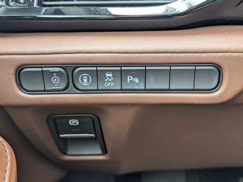 Used 2023 Acura MDX SH-AWD w/ Technology Package image 26