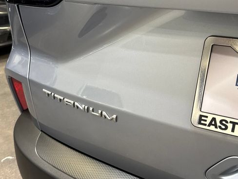 Used 2022 Ford Escape Titanium AWD/4WD image 18