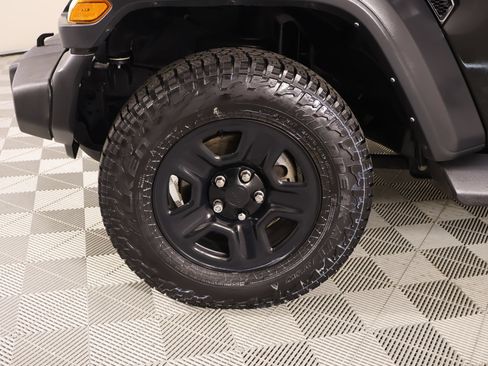 Used 2024 Jeep Wrangler Unlimited Sport AWD/4WD image 16
