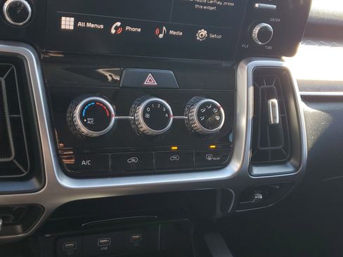 Used 2023 Kia Sorento LX image 20