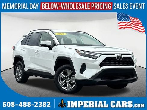 Used 2025 Toyota RAV4 LE AWD/4WD image 1
