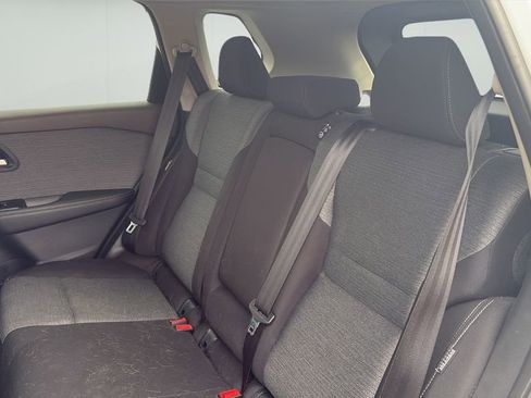 Used 2022 Nissan Rogue SV FWD image 11
