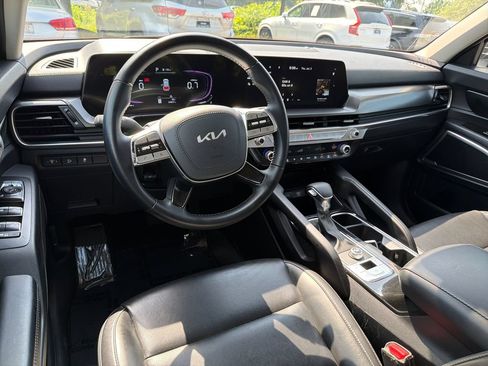 Used 2025 Kia Telluride LX FWD image 22