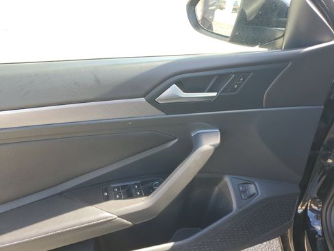 Used 2024 Volkswagen Jetta SE image 22