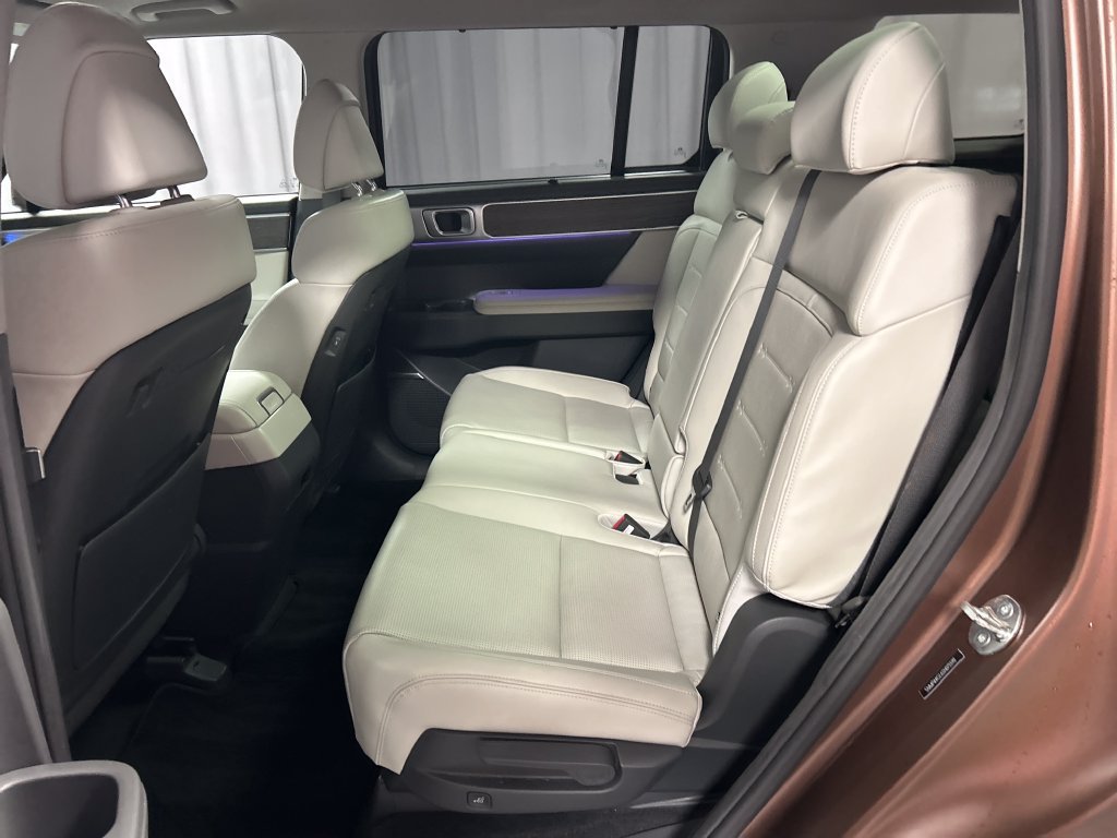 Used 2025 Hyundai Santa Fe Limited FWD image 22