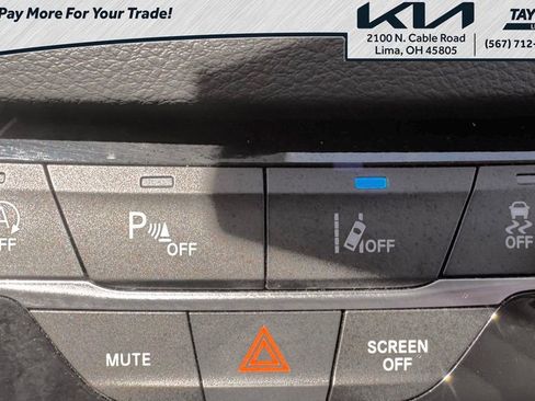 Used 2023 Chrysler Pacifica Touring-L FWD image 8