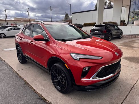 Used 2024 Buick Encore GX Sport Touring image 7