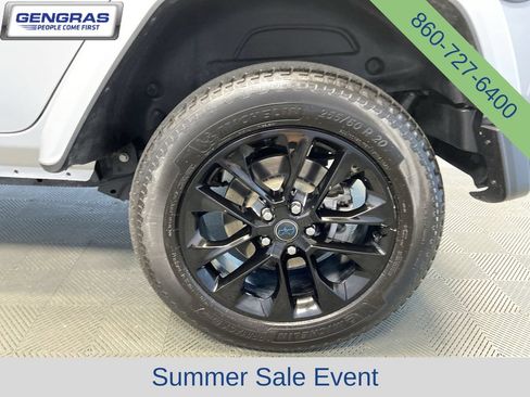 Used 2024 Jeep Wrangler Unlimited Sahara AWD/4WD image 33