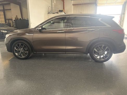 Used 2019 INFINITI QX50 Essential AWD/4WD image 7