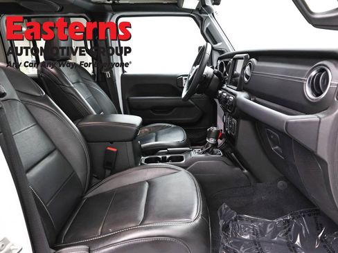 Used 2023 Jeep Wrangler Unlimited Sahara AWD/4WD image 26