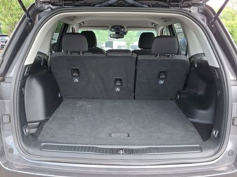 Used 2023 Jeep Grand Cherokee Laredo image 39