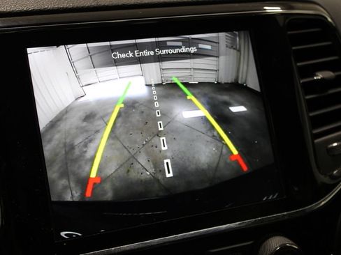 Used 2022 Jeep Grand Cherokee Laredo X RWD image 48