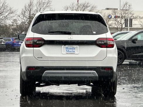 New 2025 Honda Pilot EX-L image 5