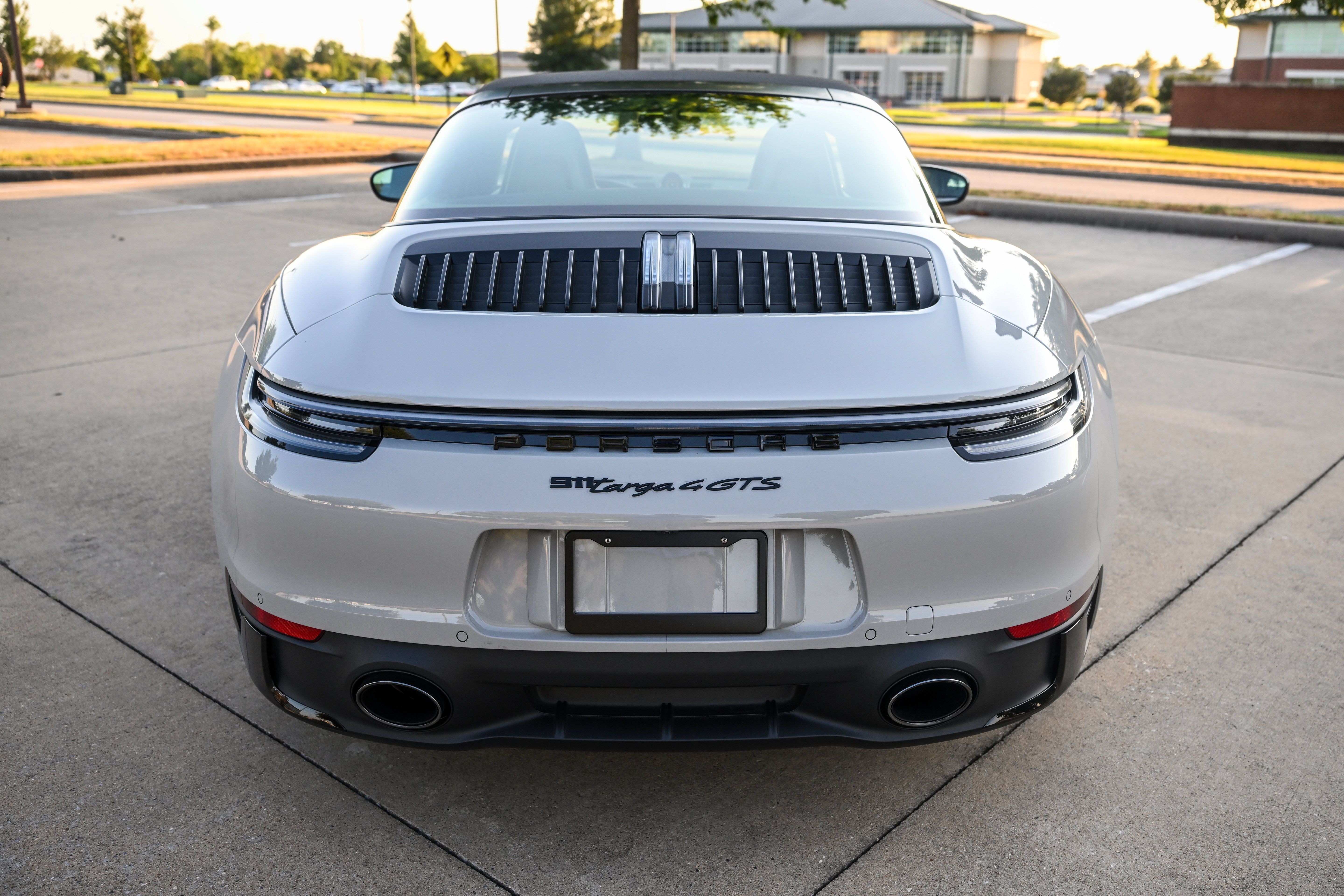 Used 2022 Porsche 911 AWD/4WD image 34