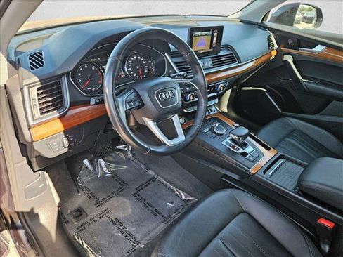 Used 2020 Audi Q5 2.0T Premium w/ Convenience Package AWD/4WD image 11