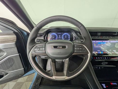 New 2026 Jeep Grand Cherokee Limited w/ Limited Altitude Package AWD/4WD image 19