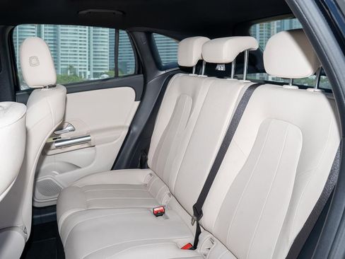 Used 2025 Mercedes-Benz GLA 250 image 17