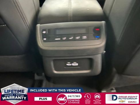 Used 2025 Nissan Pathfinder SL image 29