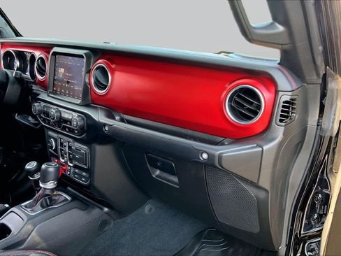 Used 2023 Jeep Gladiator Rubicon w/ Trailer Tow Package AWD/4WD image 19