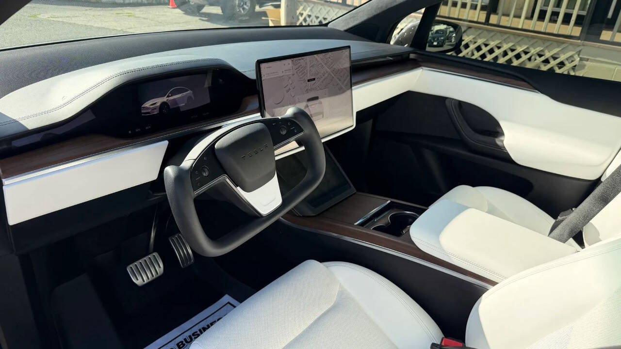 Used 2023 Tesla Model X AWD/4WD image 11