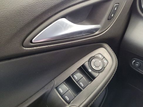 Used 2021 Buick Encore GX Select FWD image 27