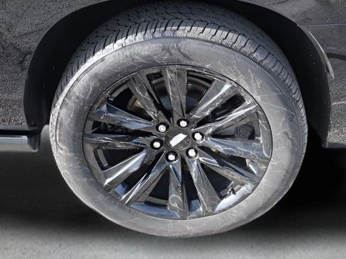 Used 2022 Cadillac Escalade ESV Sport w/ Touring Package image 10