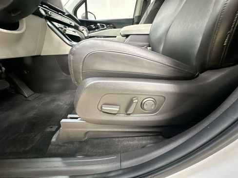 Certified 2024 Kia Carnival EX FWD image 15