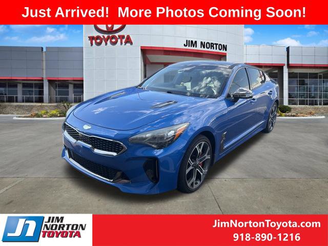 Used 2018 Kia Stinger GT2 AWD/4WD image 2