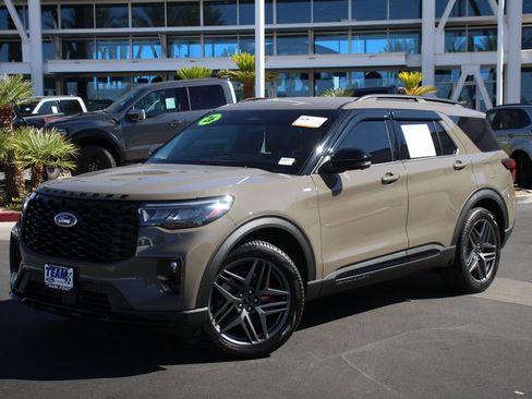 Certified 2026 Ford Explorer ST-Line w/ ST-Line Street Pack RWD image 1