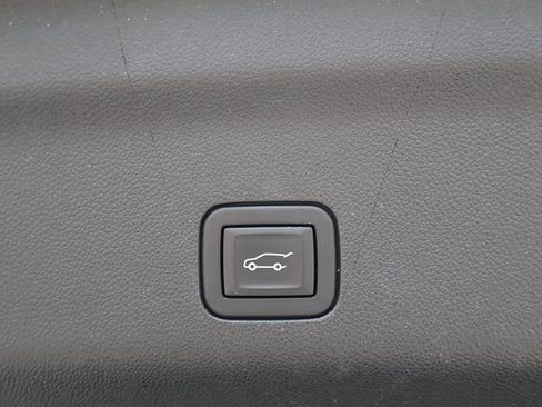 Used 2024 Chevrolet Tahoe LT image 19