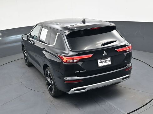 Used 2024 Mitsubishi Outlander SE image 28