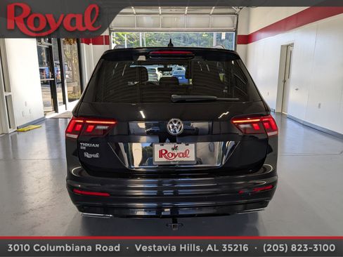 Used 2021 Volkswagen Tiguan SE R-Line image 3