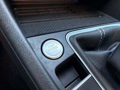 Used 2025 Volkswagen Jetta SE image 10