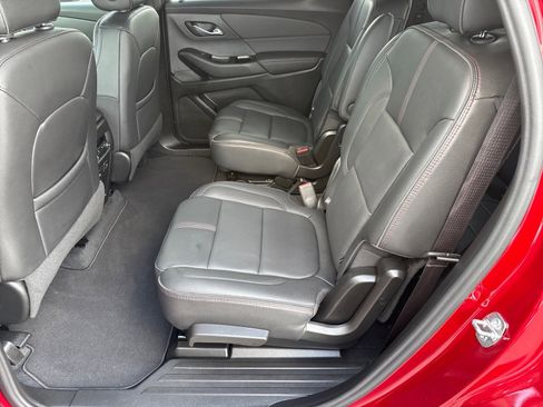 Used 2023 Chevrolet Traverse RS AWD/4WD image 11