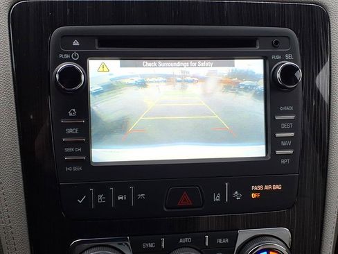 Used 2017 Chevrolet Traverse Premier image 19