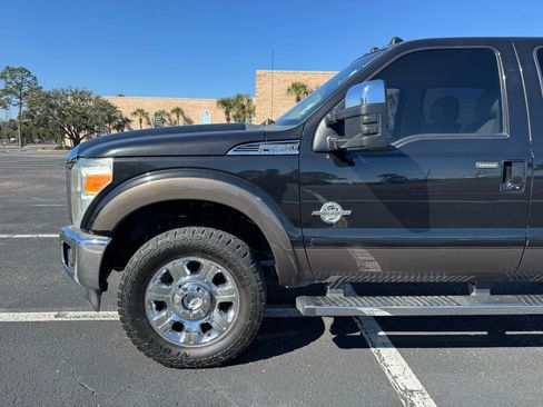 Used 2015 Ford F250 Lariat w/ Chrome Package image 10