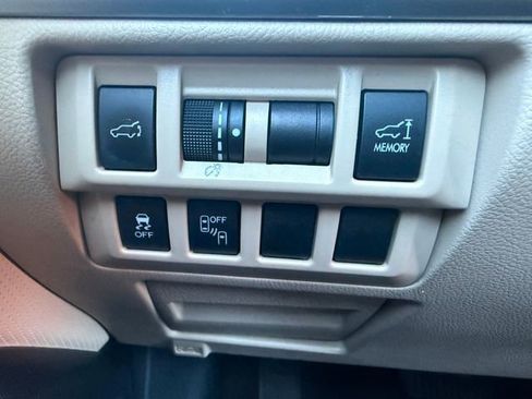 Used 2017 Subaru Outback 2.5i Limited image 13