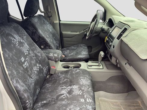 Used 2019 Nissan Frontier SV image 19