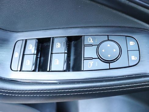 Used 2024 Nissan Rogue SV image 47