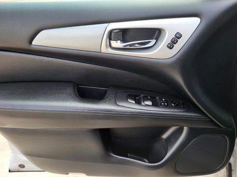 Used 2020 Nissan Pathfinder SL FWD image 20