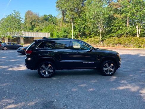 Used 2015 Jeep Grand Cherokee Overland w/ Advanced Technology Group AWD/4WD image 4