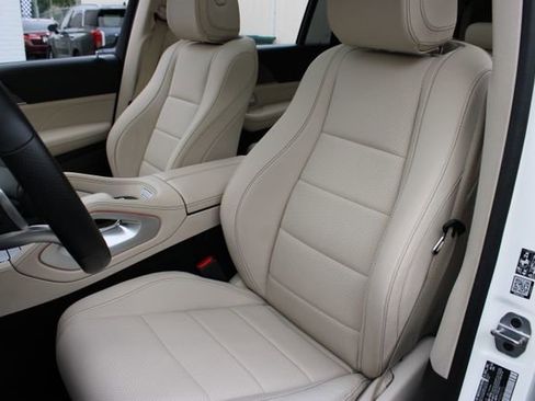 Used 2023 Mercedes-Benz GLS 450 4MATIC w/ AMG Line Exterior image 9
