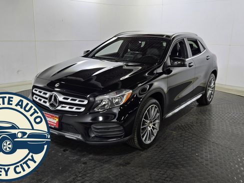Used 2019 Mercedes-Benz GLA 250 4MATIC image 3