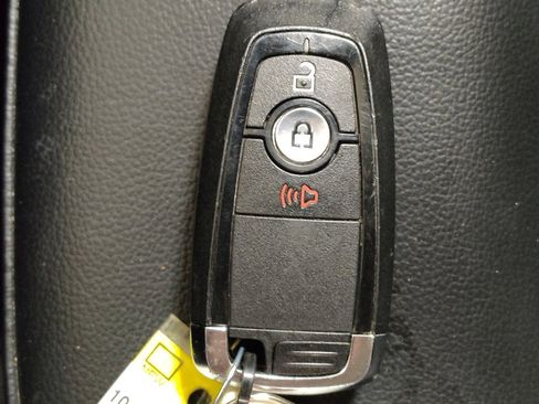 Used 2024 Ford Edge SEL image 32