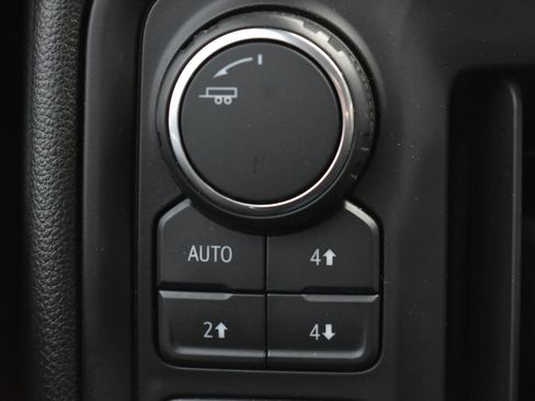 Used 2020 Chevrolet Silverado 1500 Custom Trail Boss w/ Custom Convenience Package image 17